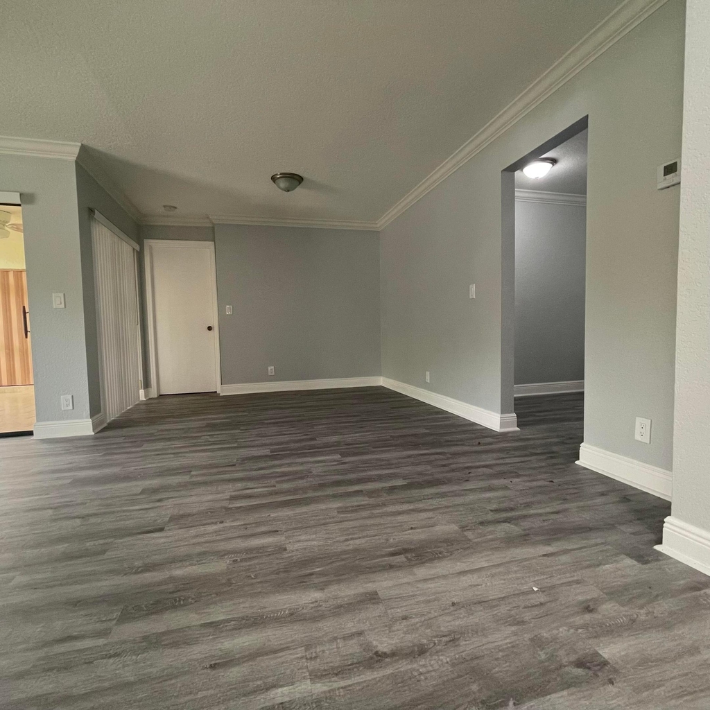 3427 Nw 47th Avenue - Photo 10