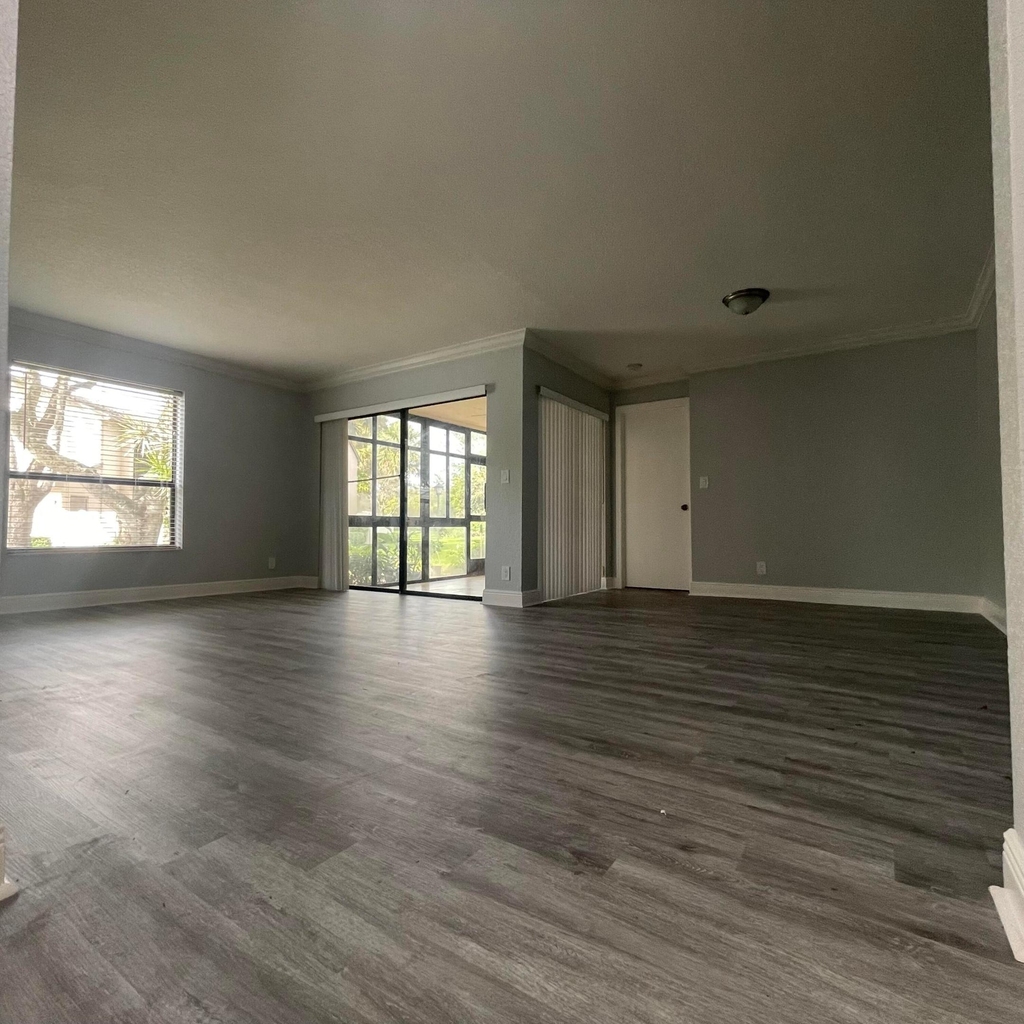 3427 Nw 47th Avenue - Photo 15