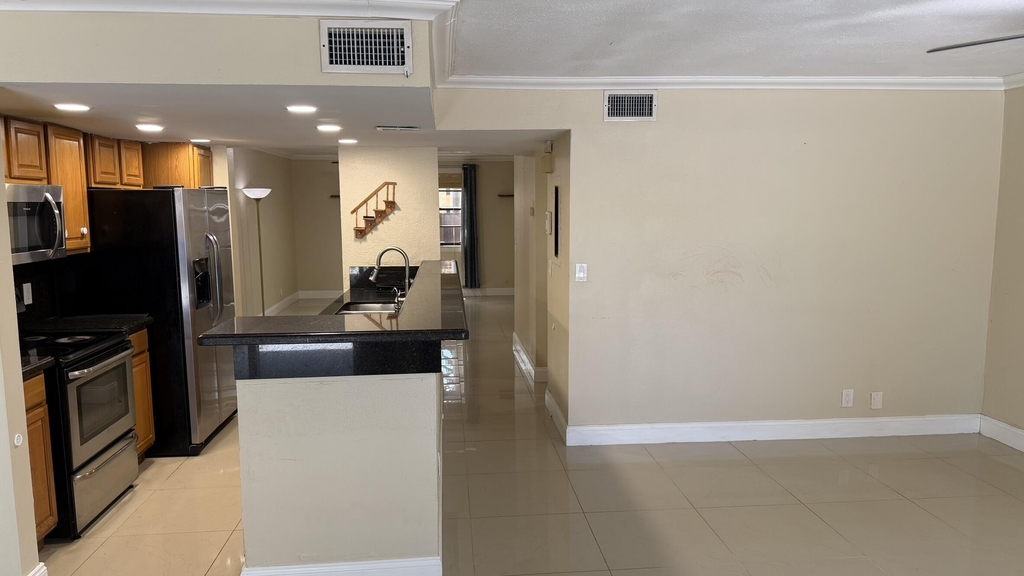 1114 Nw 79th Drive - Photo 5
