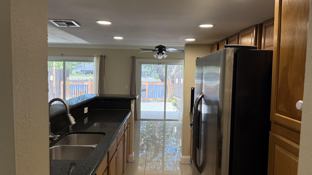 1114 Nw 79th Drive - Photo 2