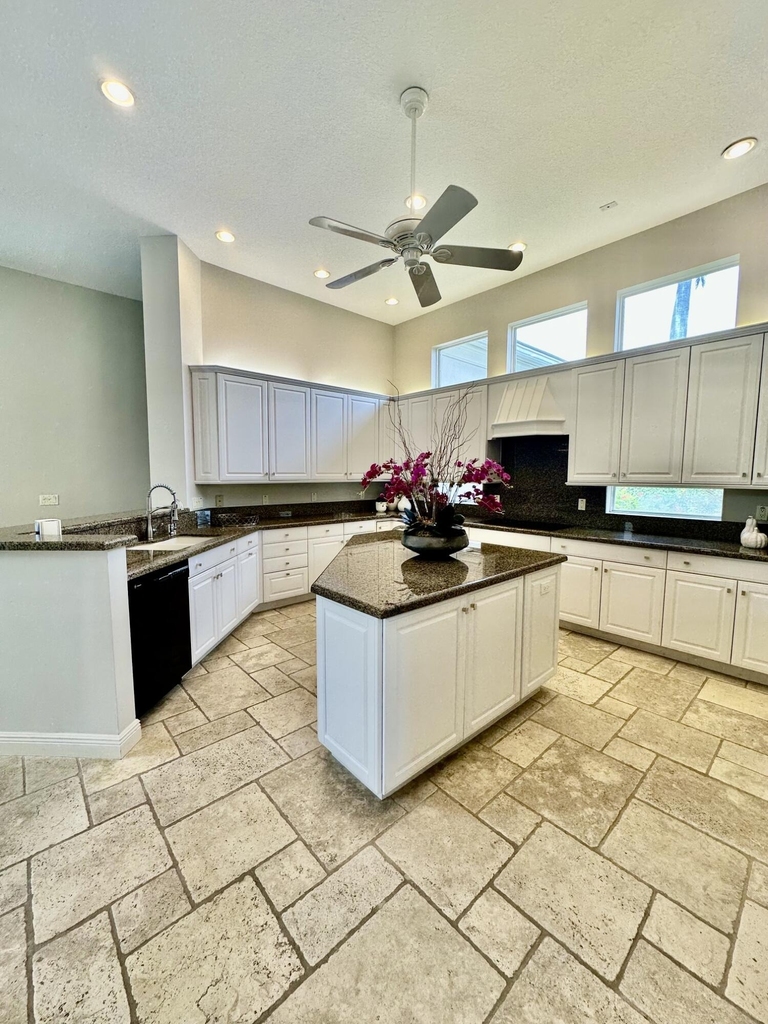 645 Atlantis Estates Way - Photo 17