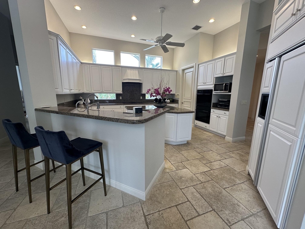 645 Atlantis Estates Way - Photo 18