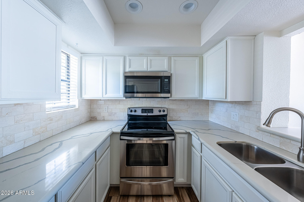 11011 N 92nd Street - Photo 5