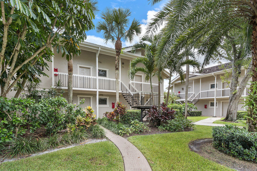 11863 Wimbledon Circle - Photo 21