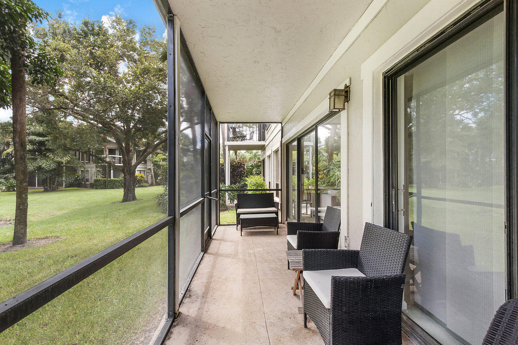 11863 Wimbledon Circle - Photo 5