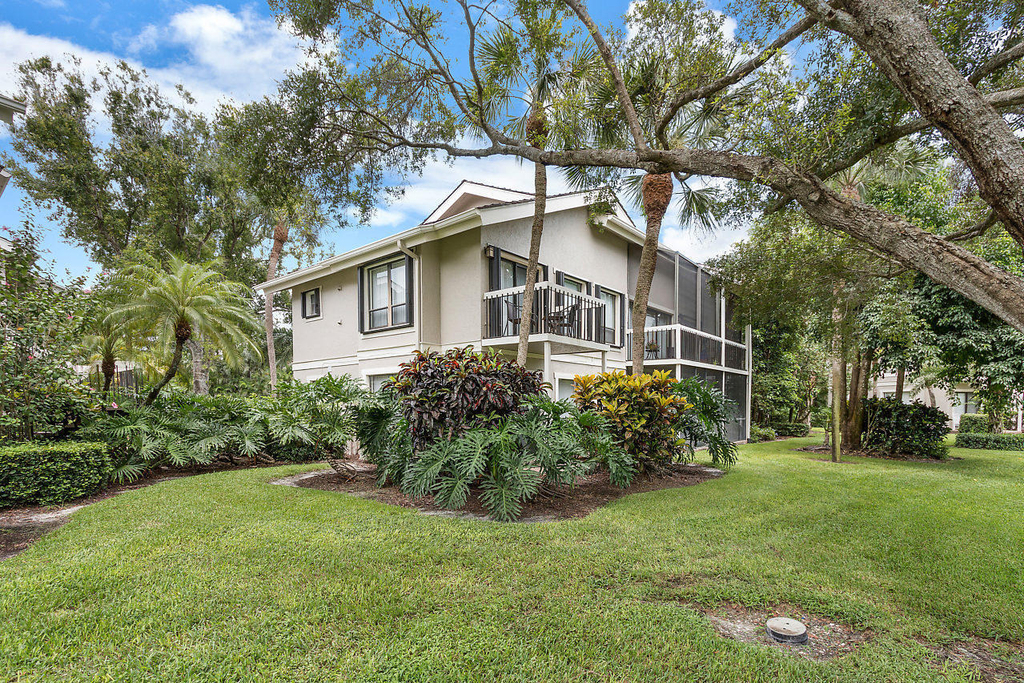 11863 Wimbledon Circle - Photo 24