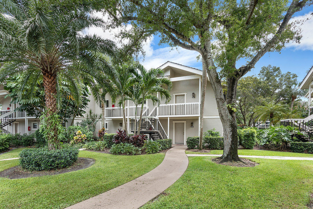 11863 Wimbledon Circle - Photo 22