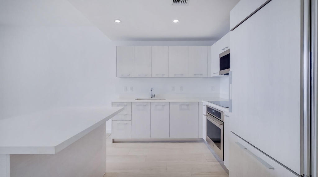 45 Sw 9th Street - Photo 8