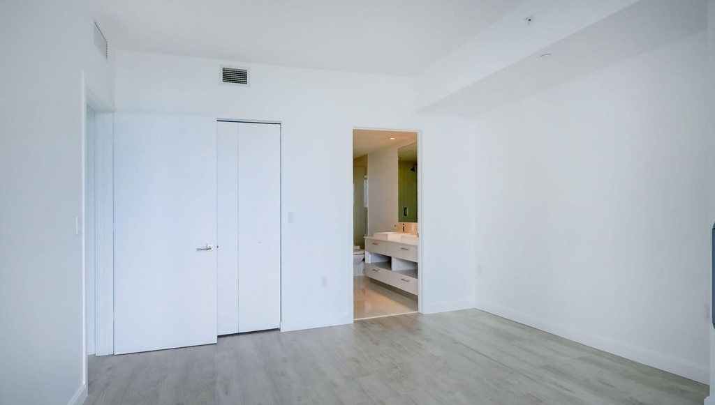 45 Sw 9th Street - Photo 14
