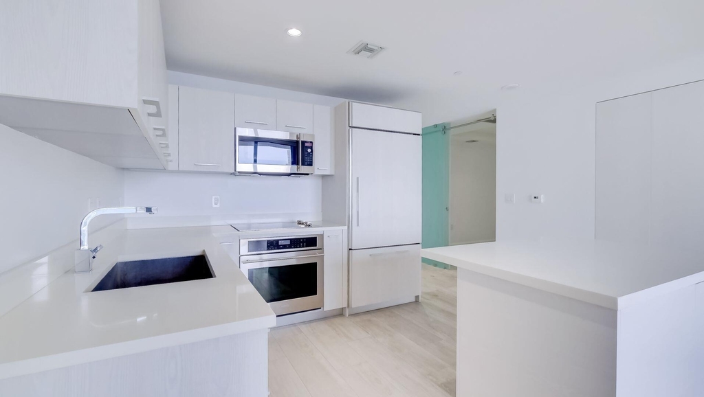 45 Sw 9th Street - Photo 7