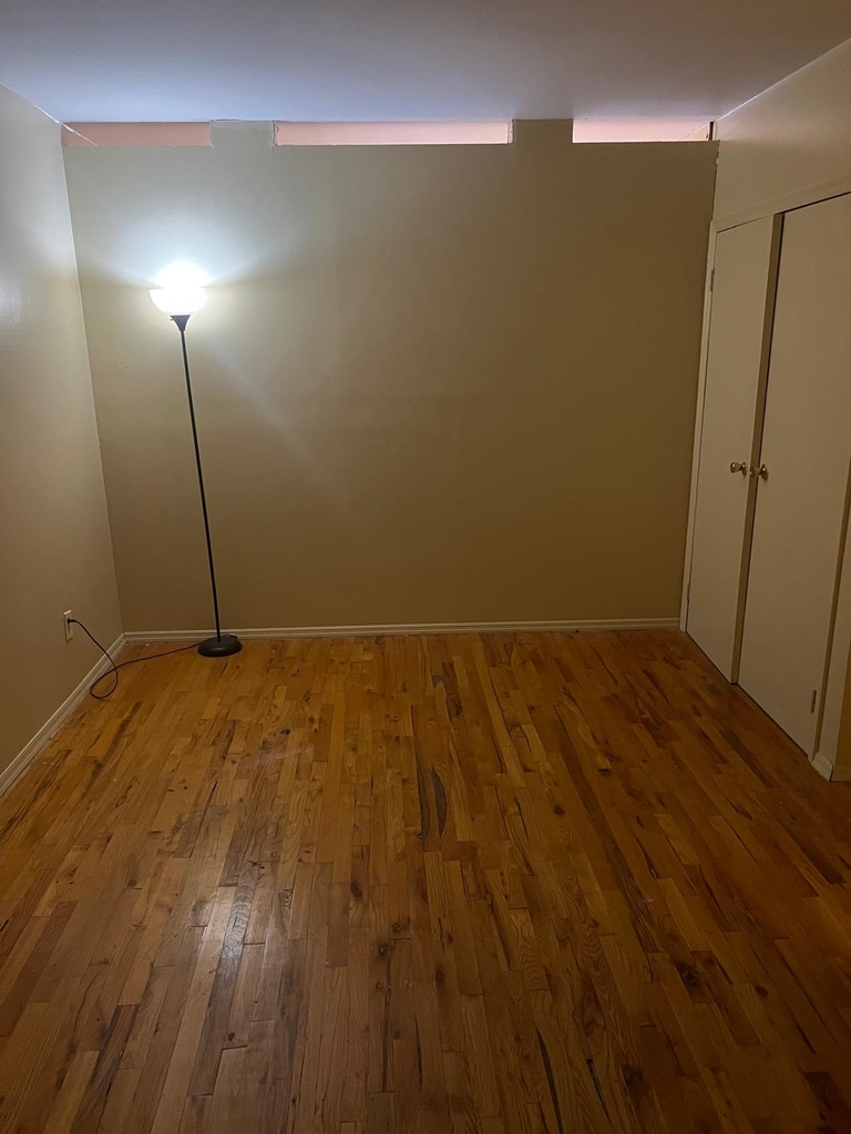 Main Street / Warburton Avenue - Photo 5