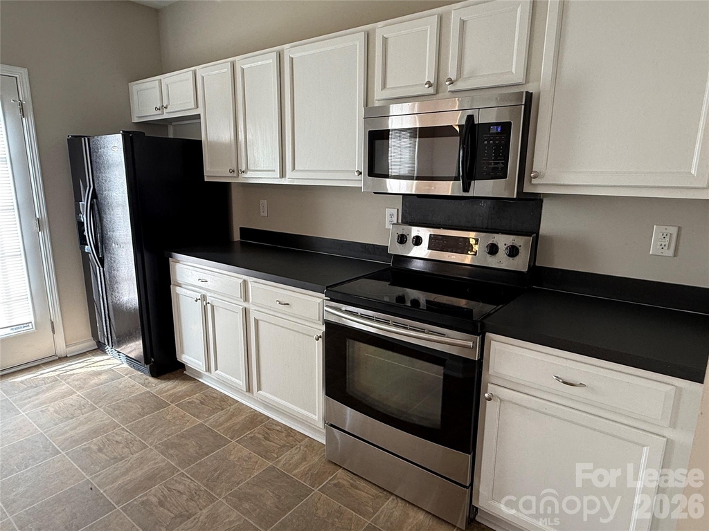 2152 Whispering Way - Photo 3
