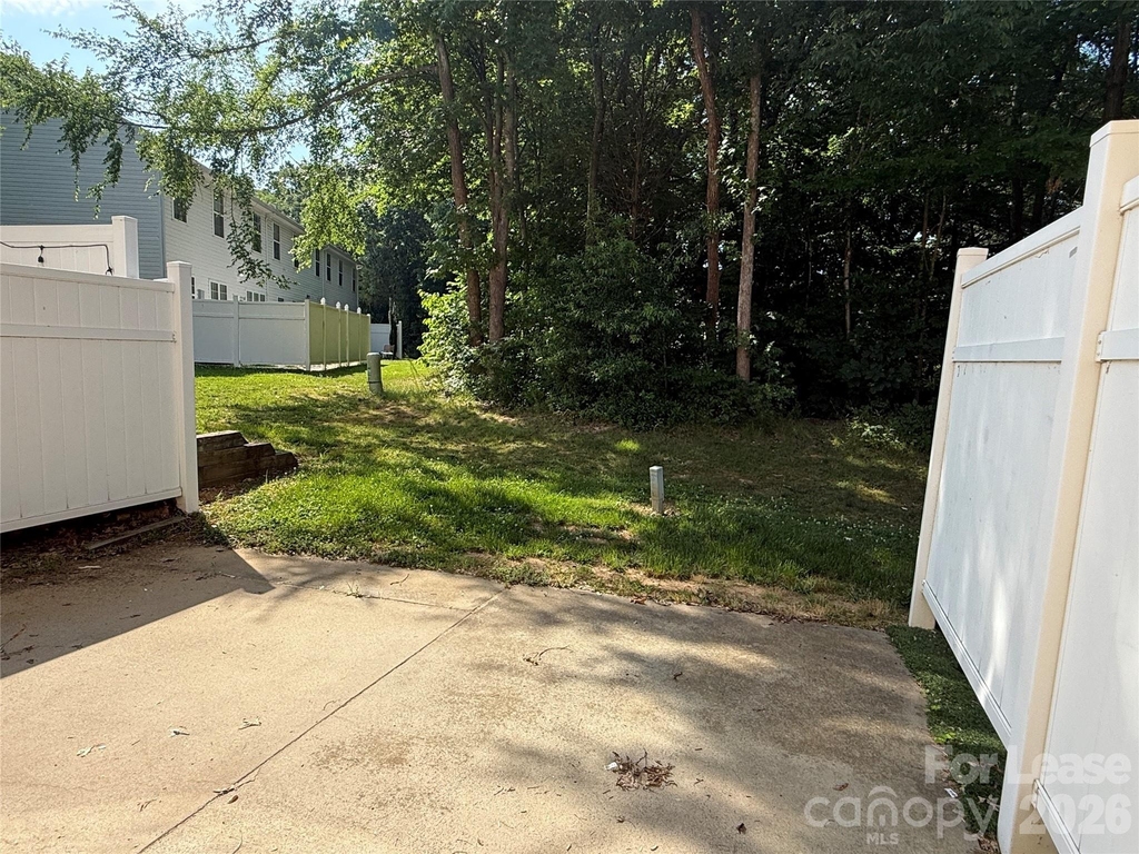 2152 Whispering Way - Photo 18