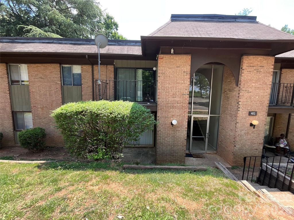 415 Orchard Trace Lane - Photo 0