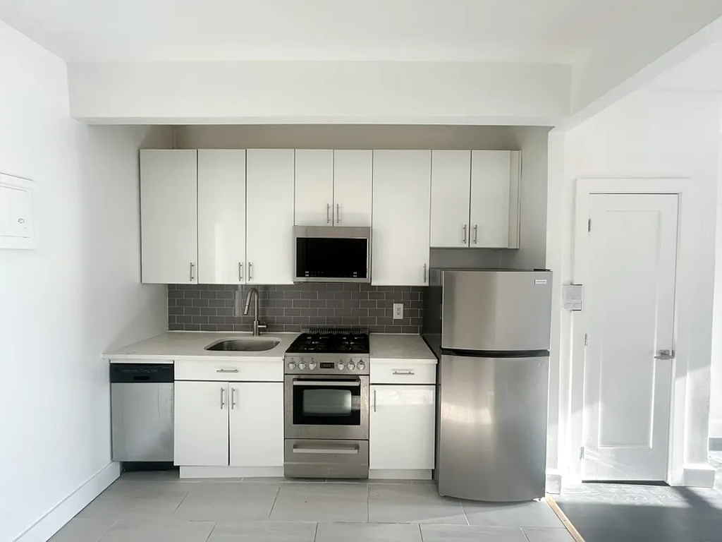 East 126th Street - Photo 2