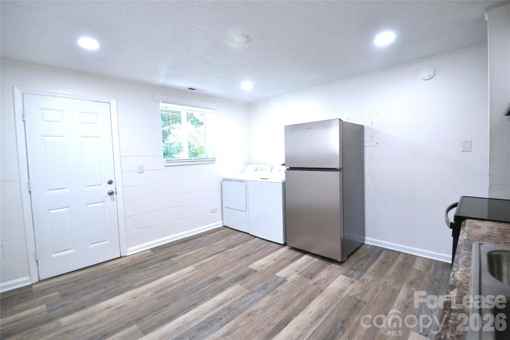 110 N Peterson Street - Photo 9