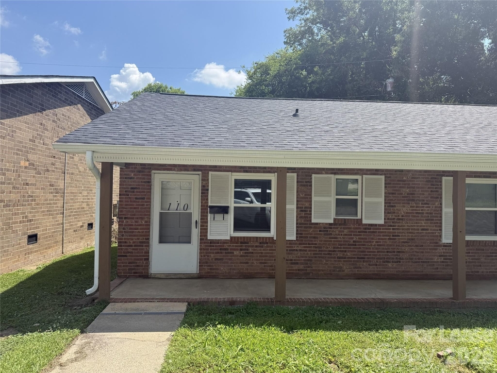 110 N Peterson Street - Photo 0