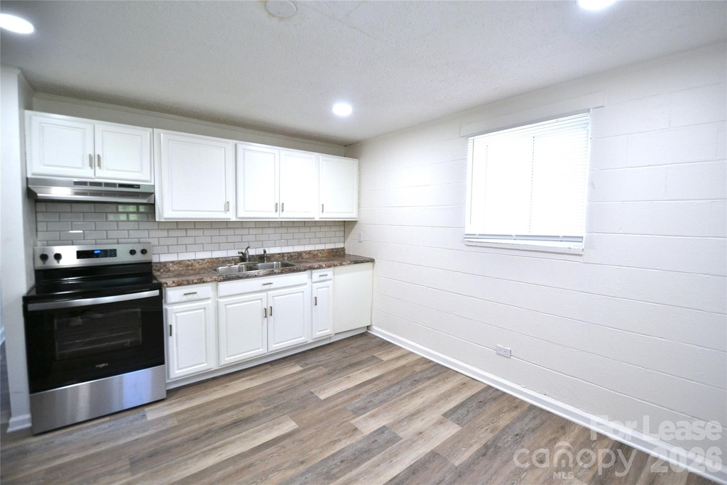 110 N Peterson Street - Photo 10