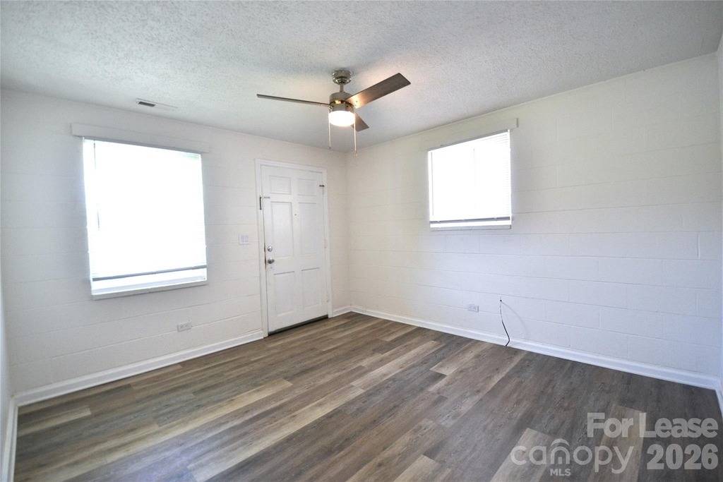110 N Peterson Street - Photo 7
