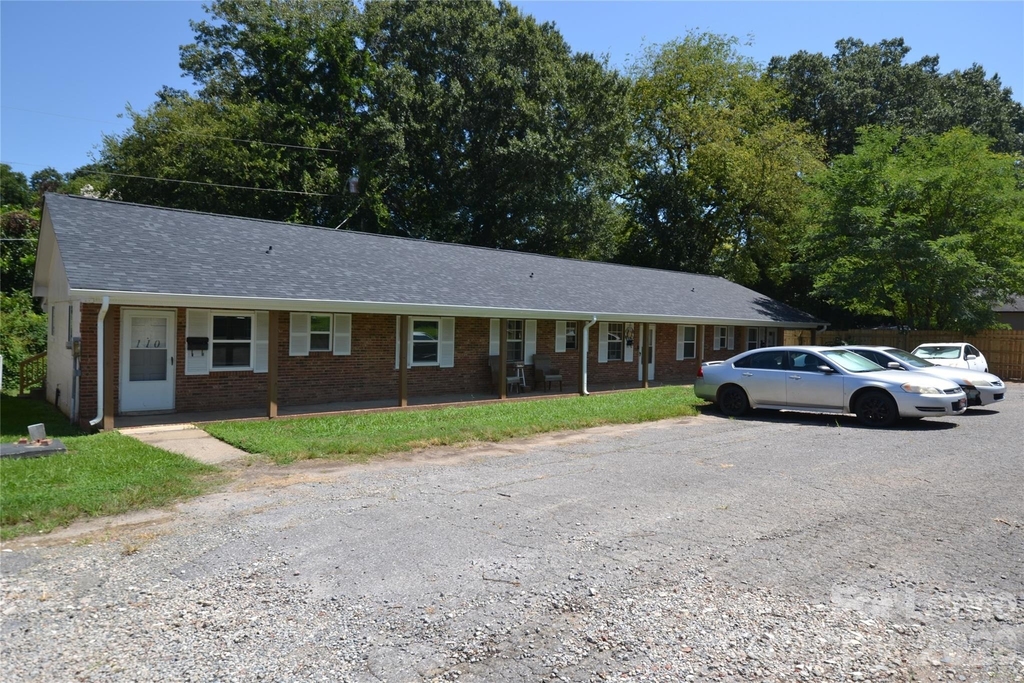 110 N Peterson Street - Photo 2