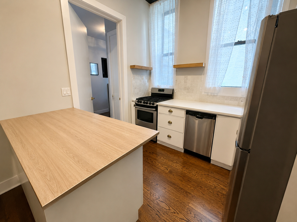 487 Washington Avenue - Photo 5