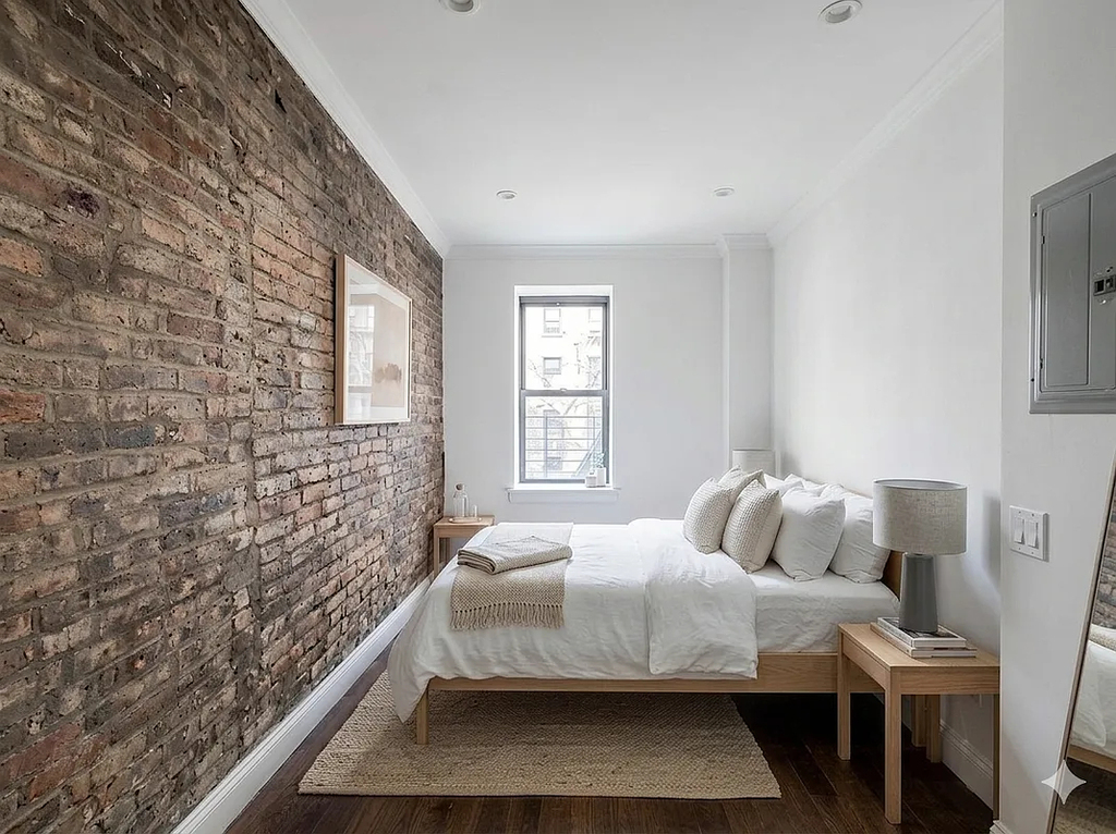 338 East 55th Street - Photo 2
