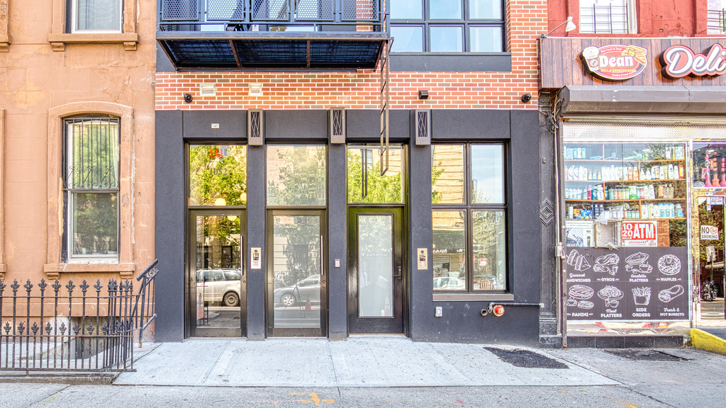 1052 Dean St - Photo 5