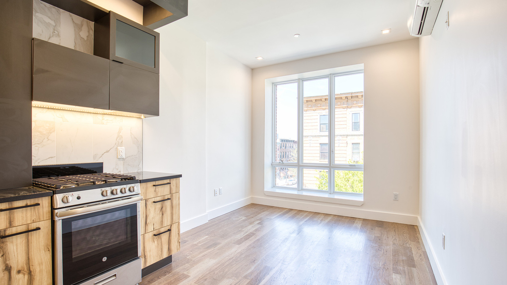 1052 Dean St - Photo 8