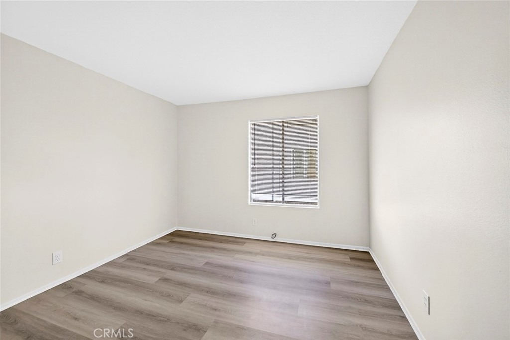 2324 Lillyvale Avenue - Photo 7