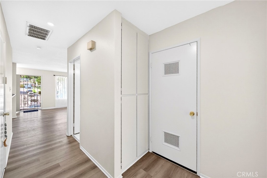 2324 Lillyvale Avenue - Photo 9