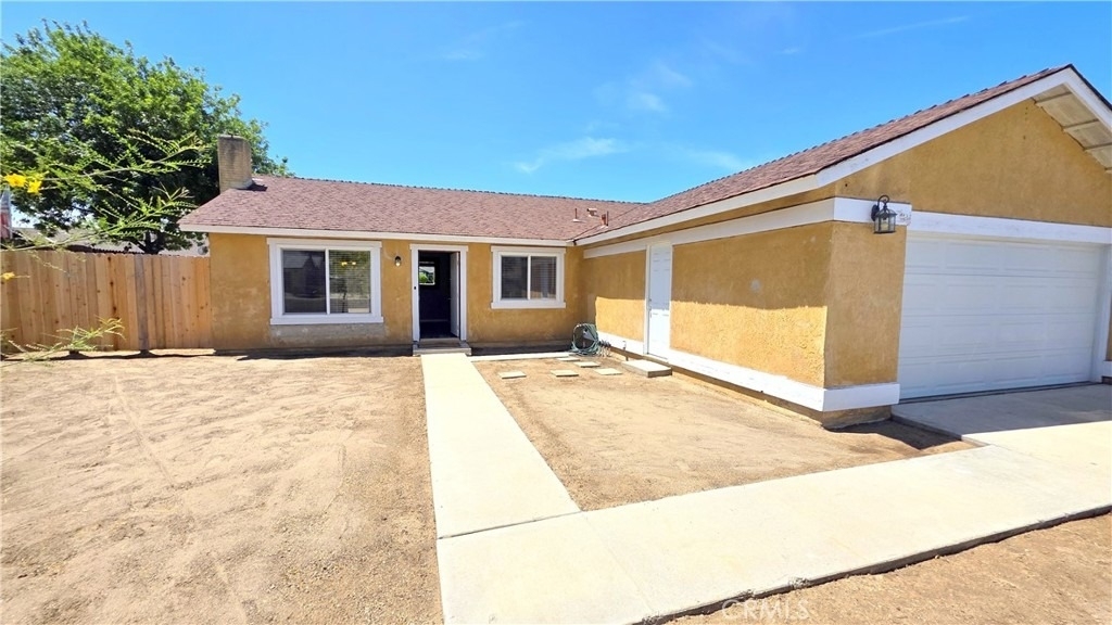 1546 Clock Avenue - Photo 1