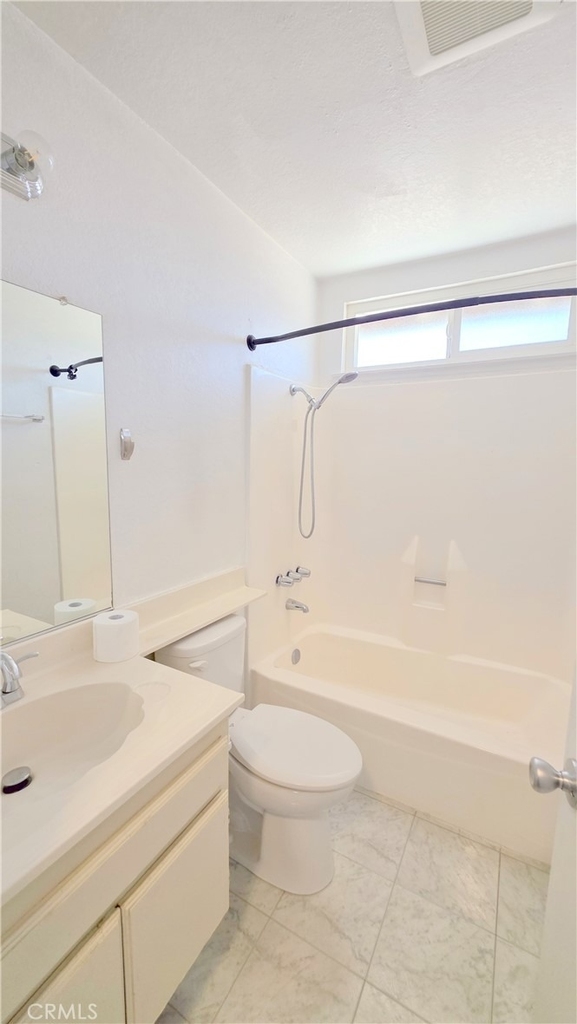 1546 Clock Avenue - Photo 17