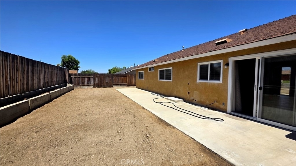 1546 Clock Avenue - Photo 21