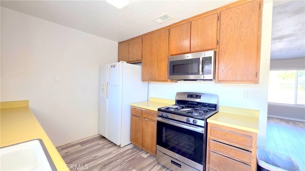 1546 Clock Avenue - Photo 7