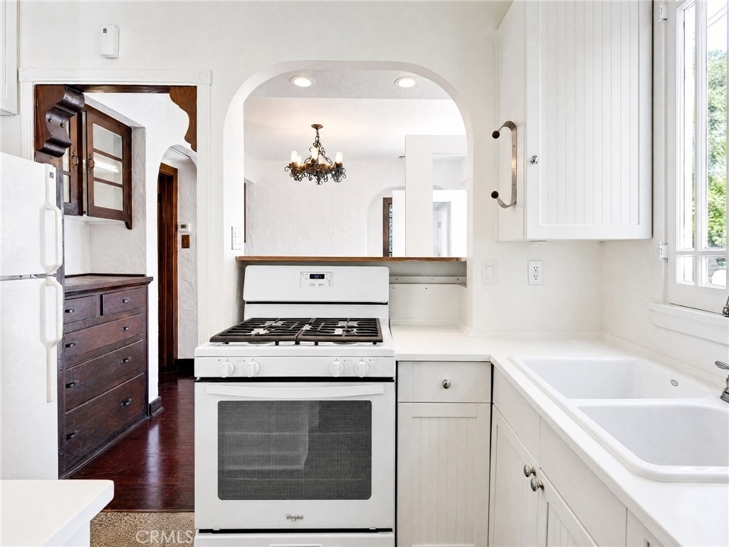 22028 Covello Street - Photo 21