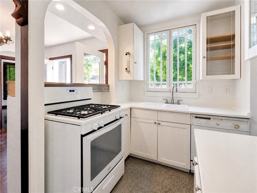 22028 Covello Street - Photo 20