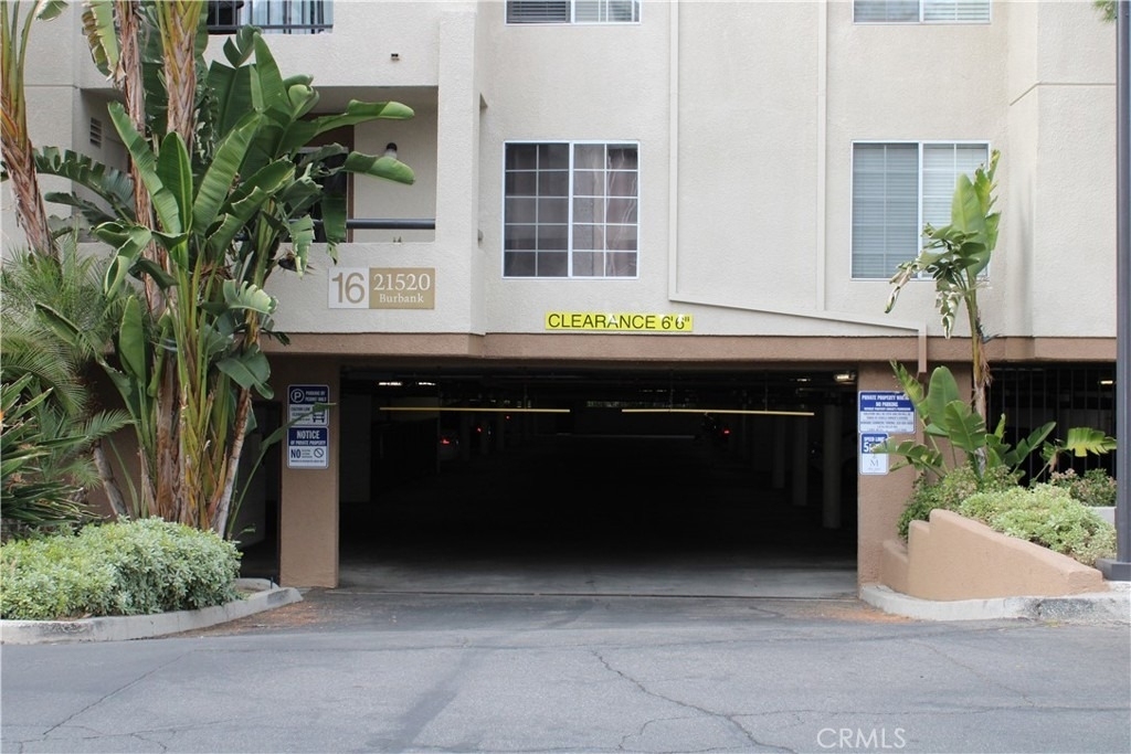 21520 Burbank - Photo 10