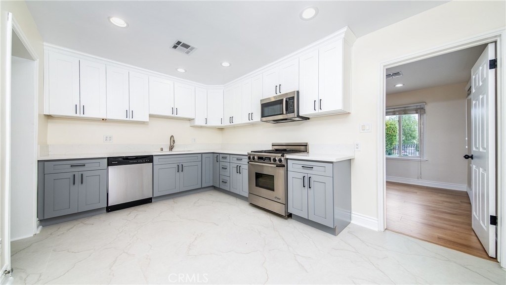 6443 Agnes Avenue - Photo 4