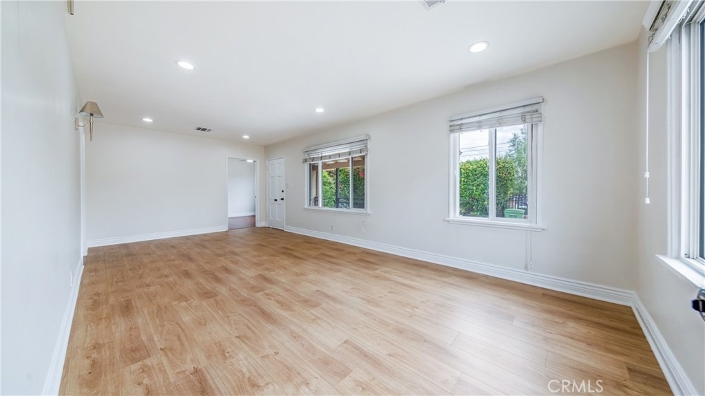 6443 Agnes Avenue - Photo 3