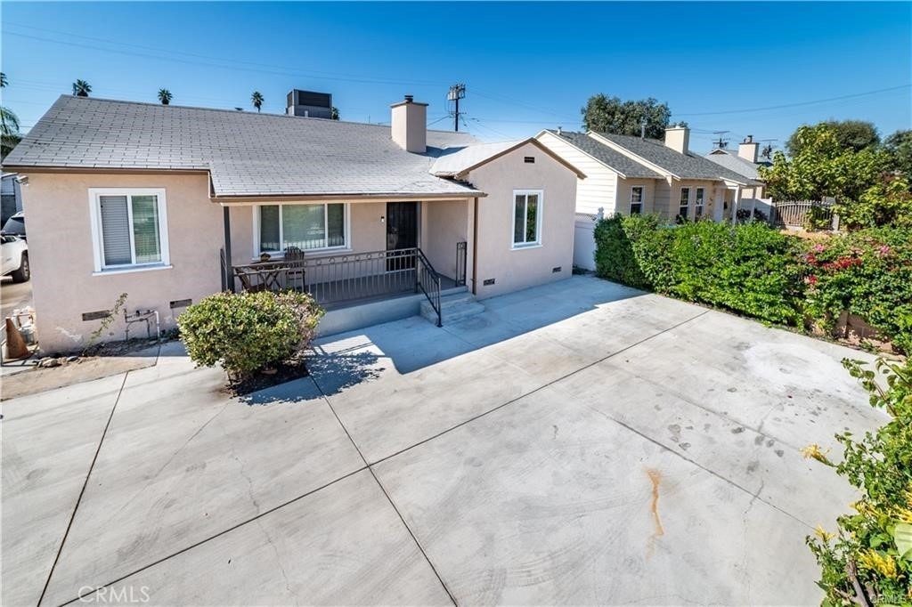 6443 Agnes Avenue - Photo 0