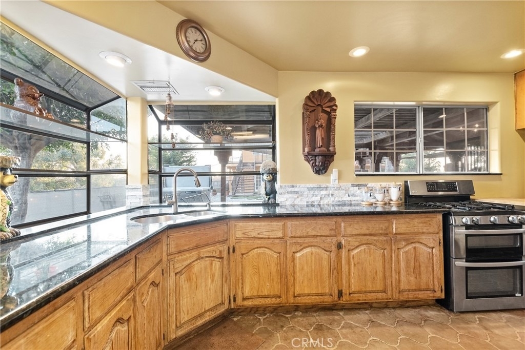 9354 Hillrose Street - Photo 21
