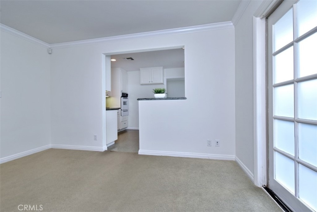 15344 Greenleaf Street - Photo 11