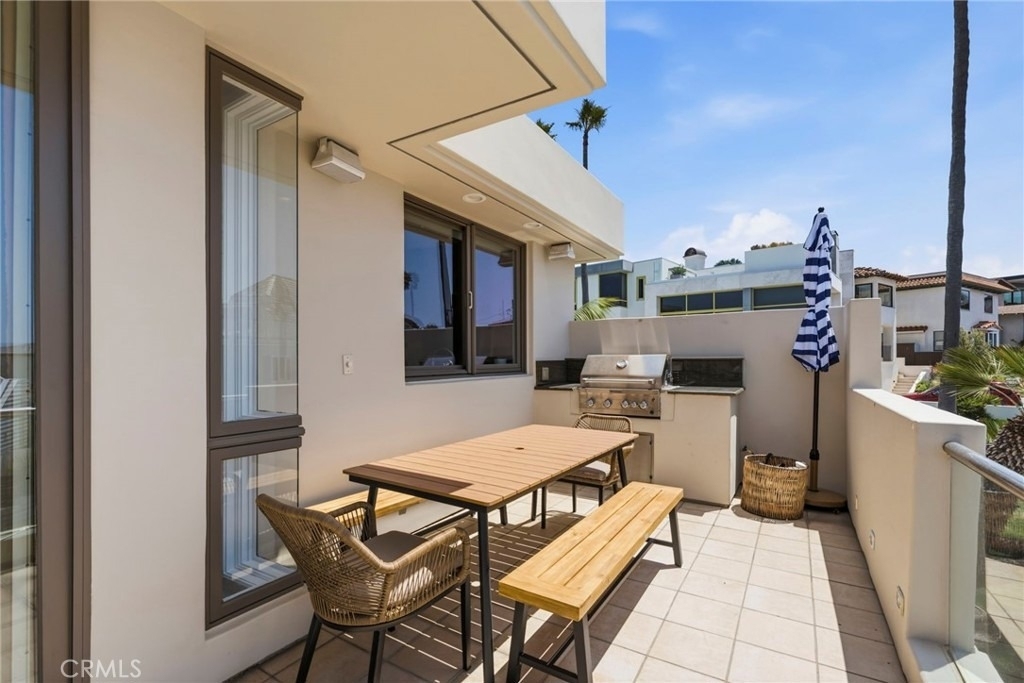 2242 Circle - Photo 16