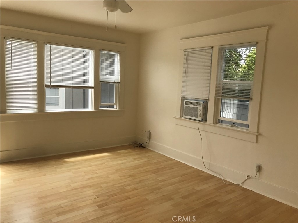 206 S Guadalupe - Photo 2