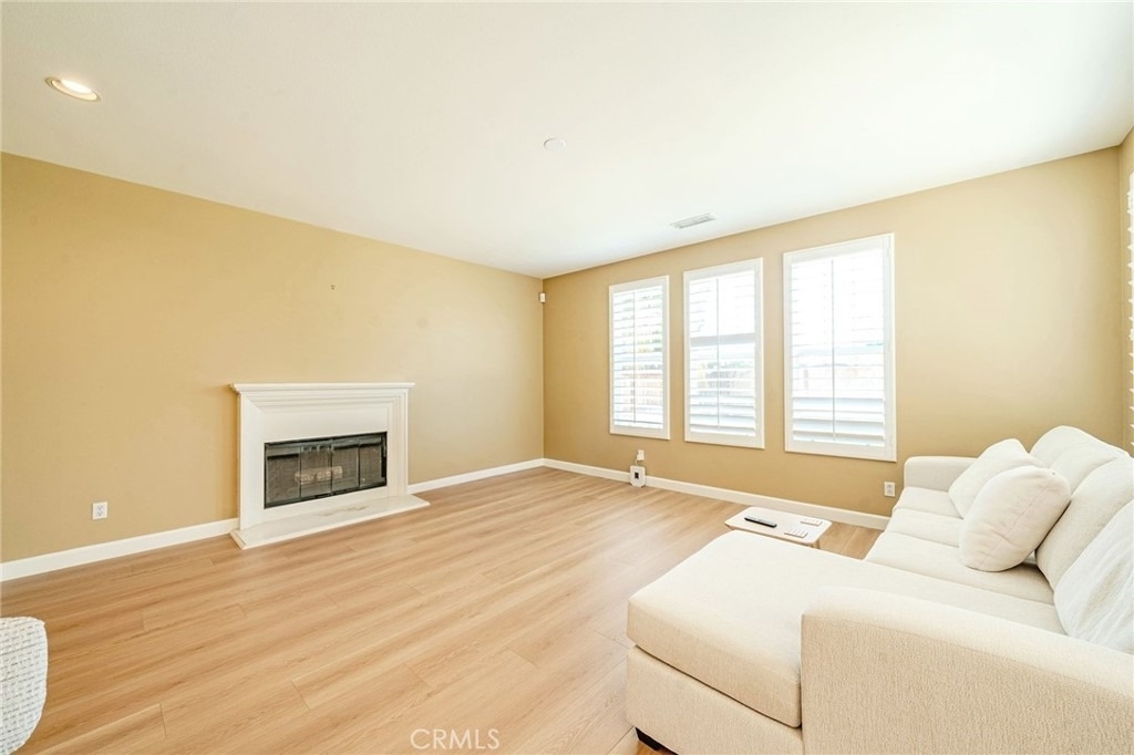 2226 Evans - Photo 8