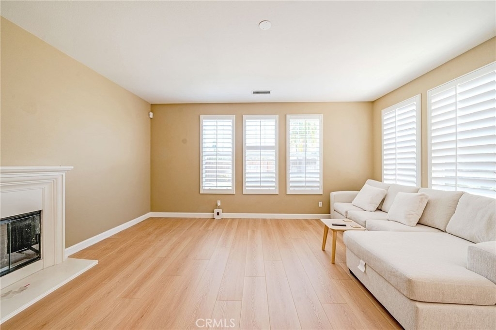 2226 Evans - Photo 6