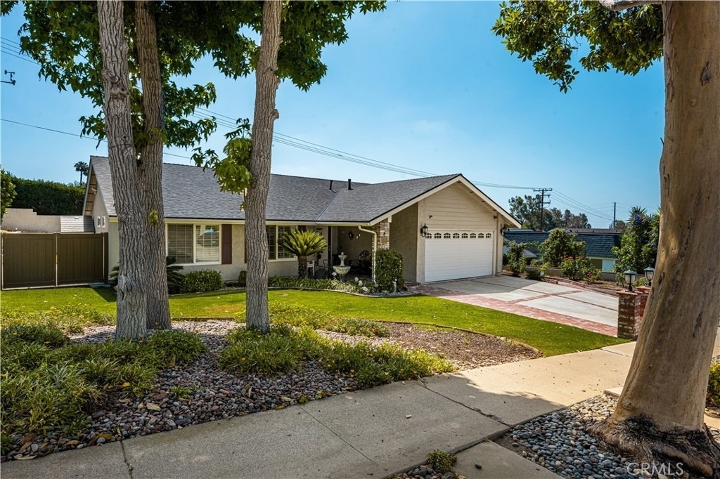 664 Olive Avenue - Photo 0