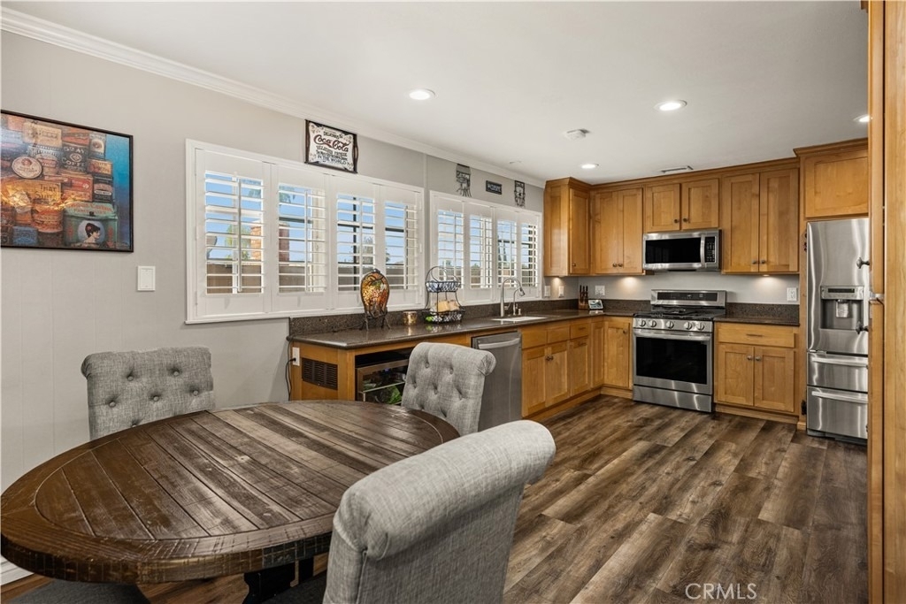 664 Olive Avenue - Photo 8
