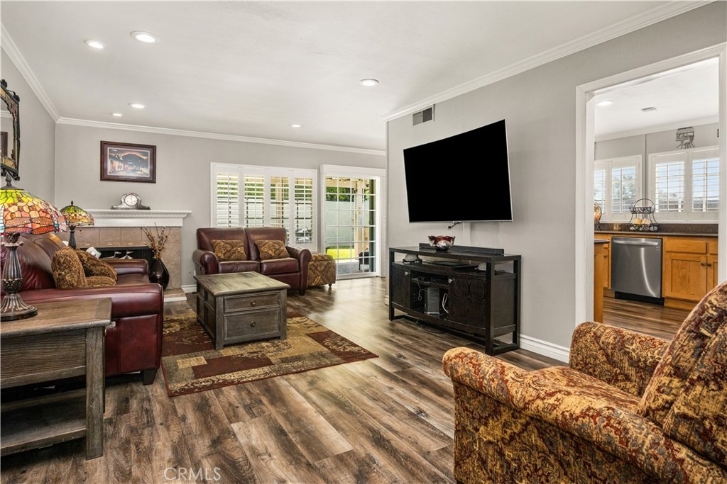 664 Olive Avenue - Photo 4