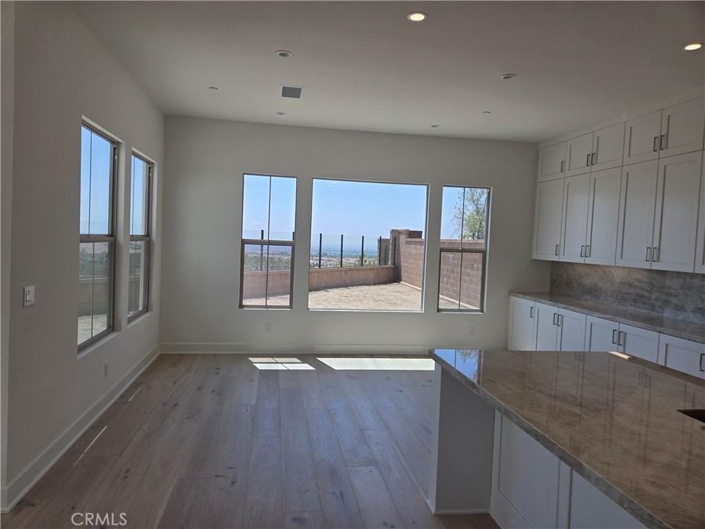 211 Maricopa - Photo 2